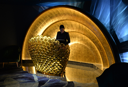 Al Mahara aquarium tunnel