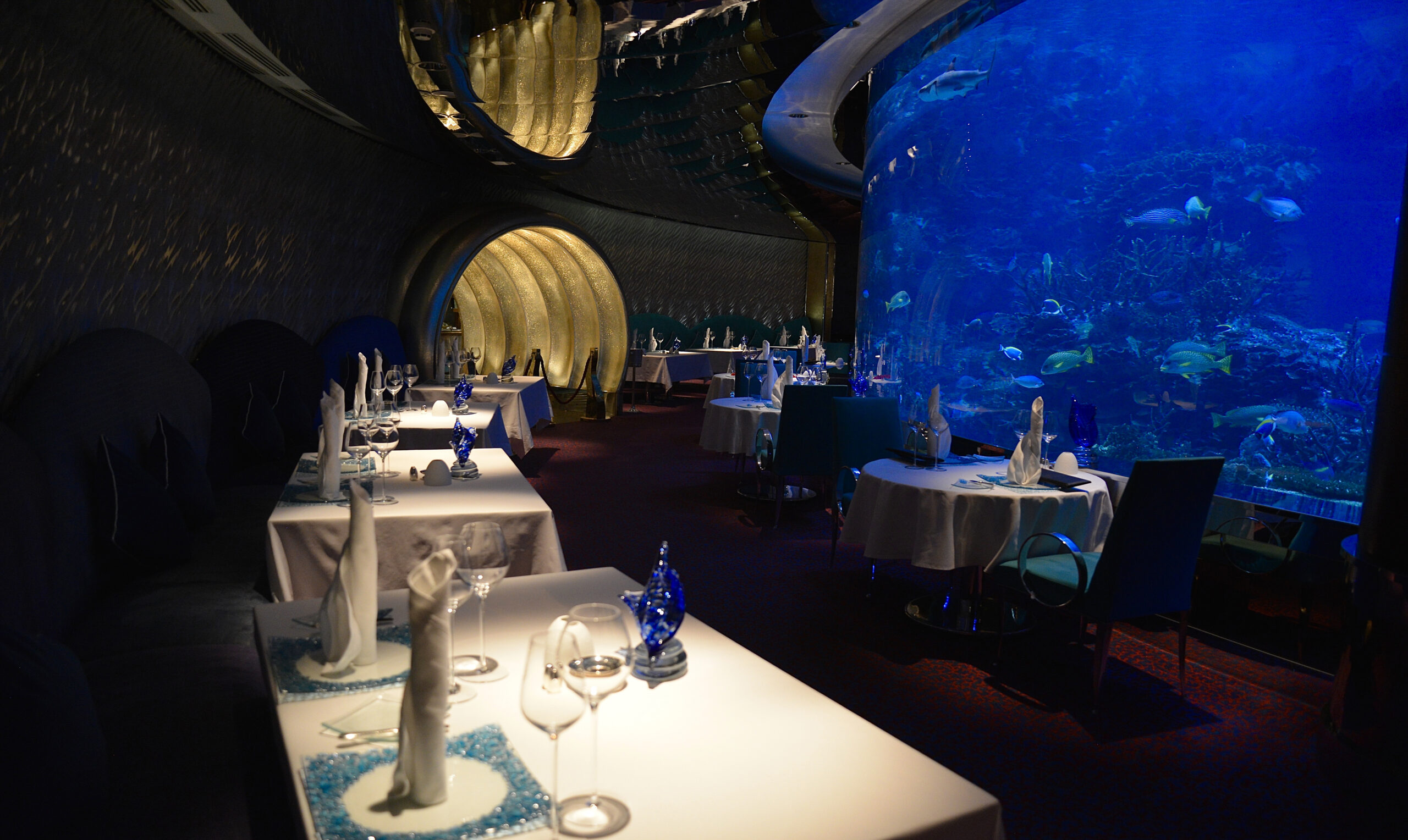 Al Mahara interior with floor-to-ceiling aquarium at the Burj Al Arab