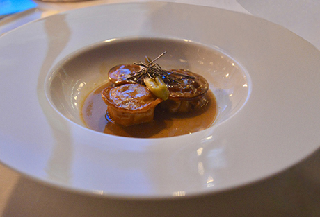 Al Mahara signature plated dish